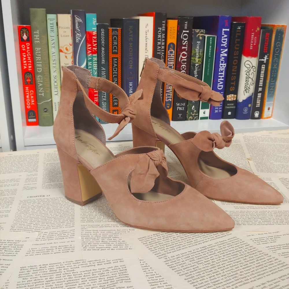 Lord & Taylor Suede Blush Bow Heels